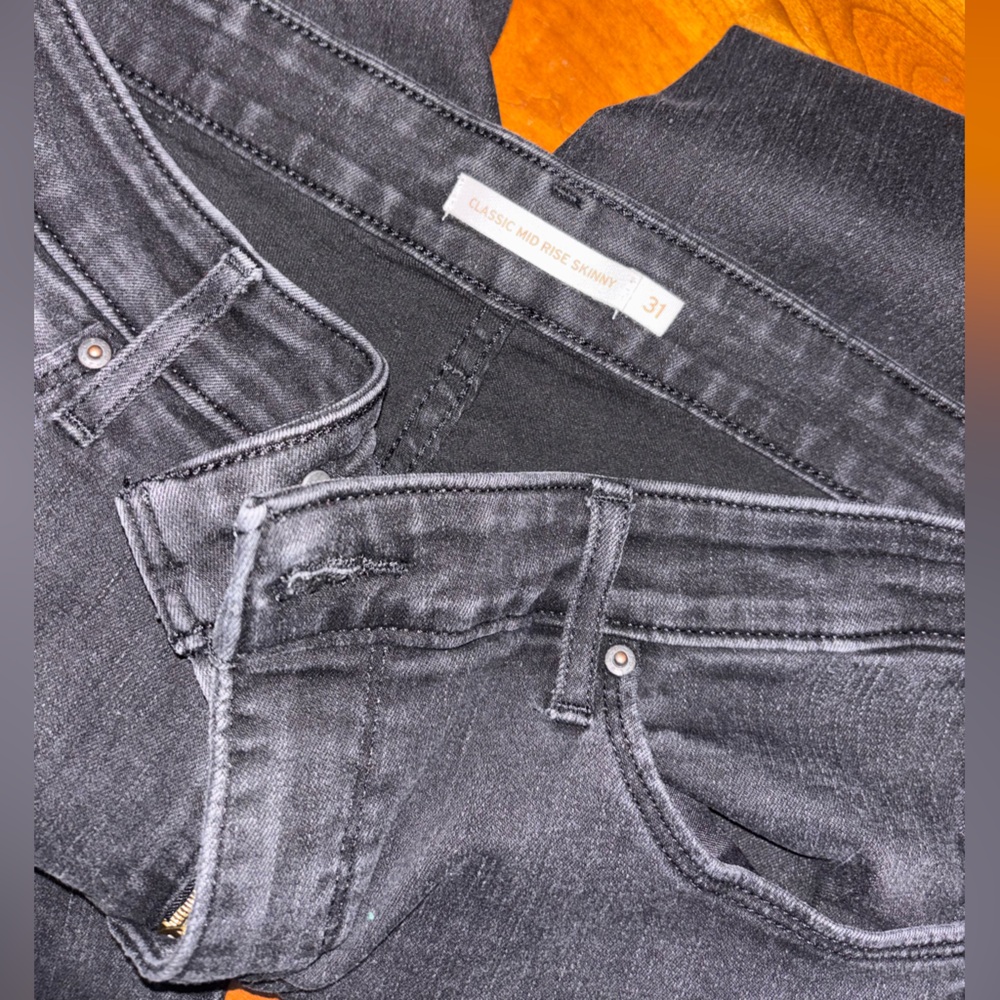Classic Mid Rise Skinny Jeans - black